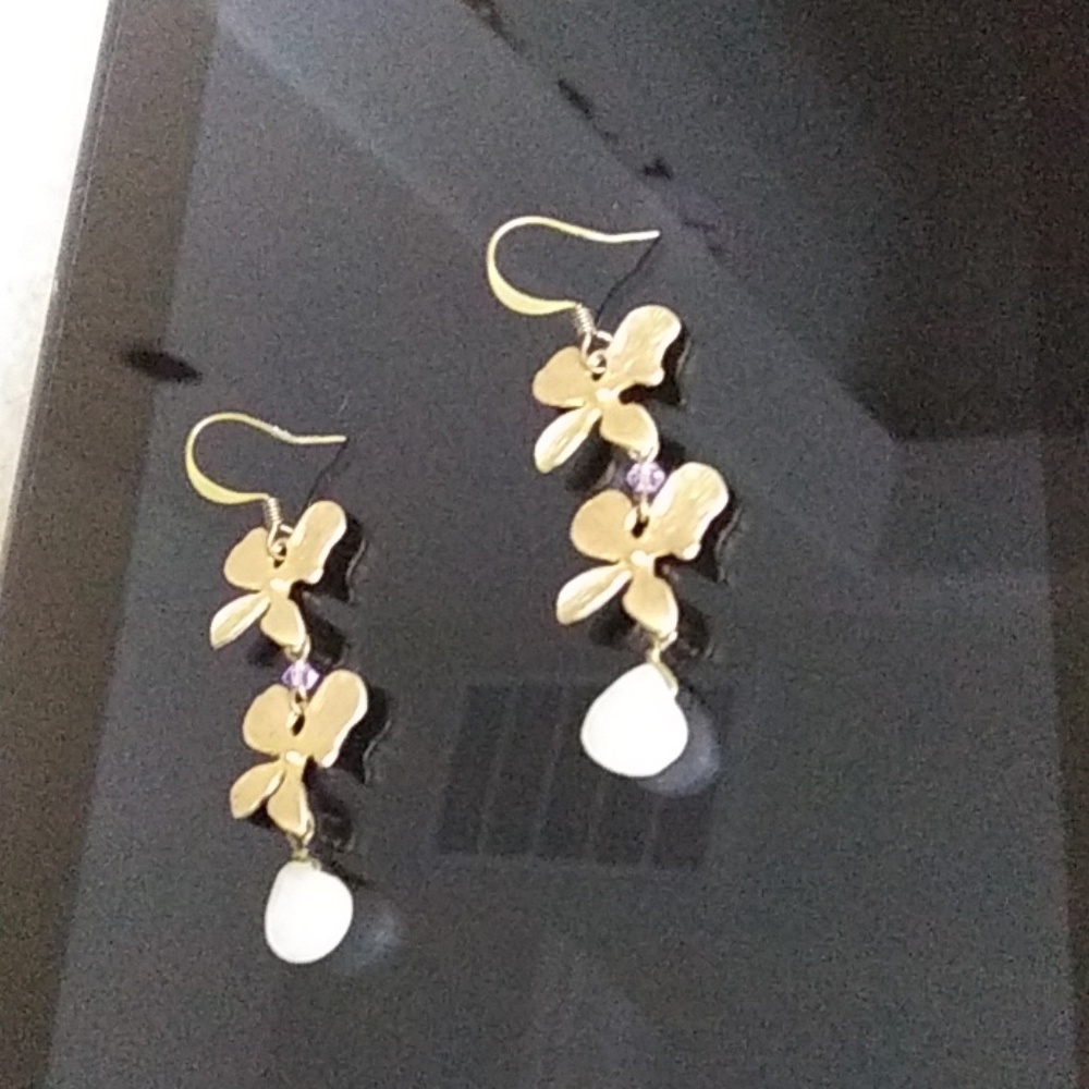 Anthropologie flower dangle earrings